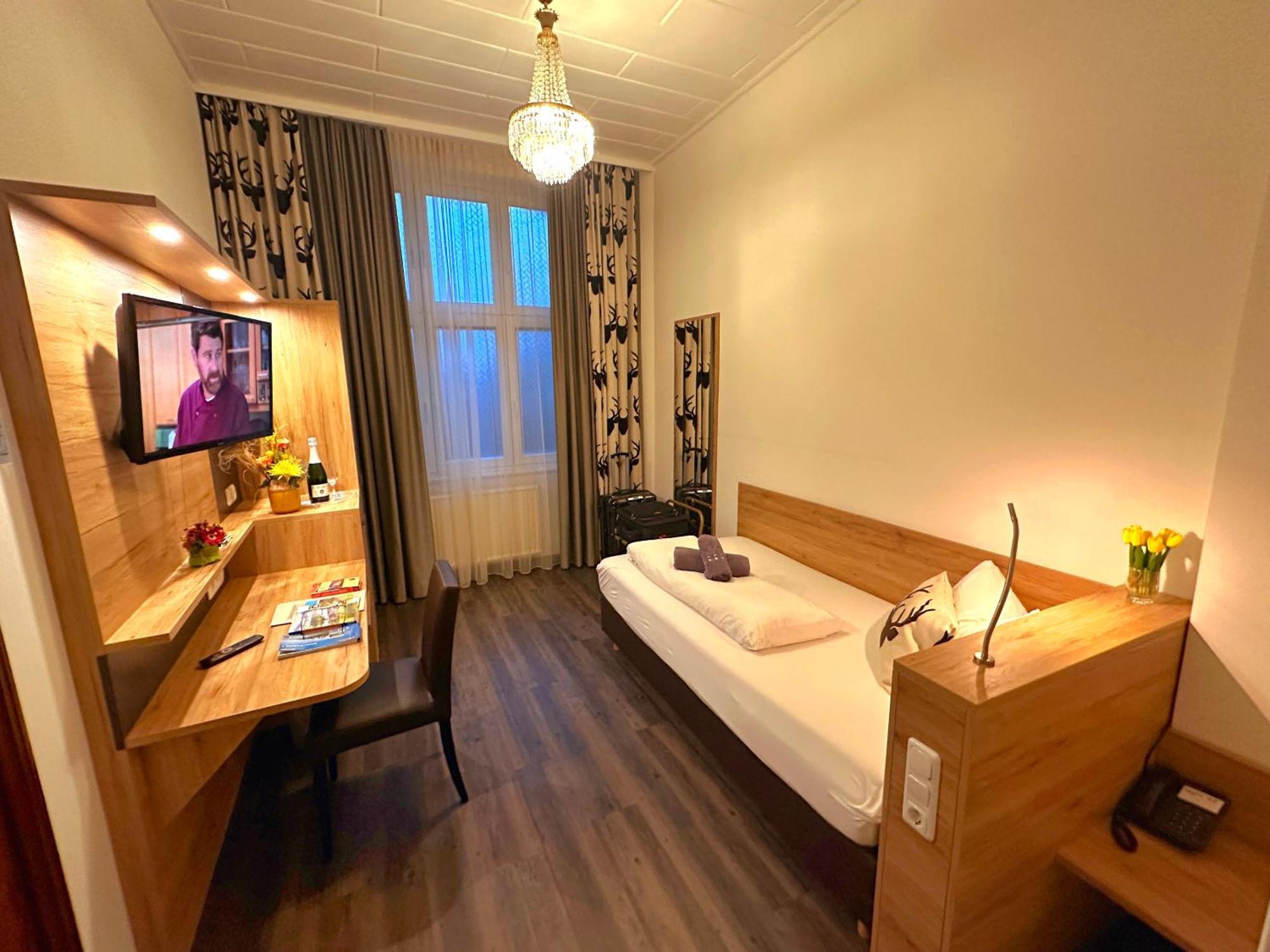 Hotel Am Markt Бахарах Экстерьер фото